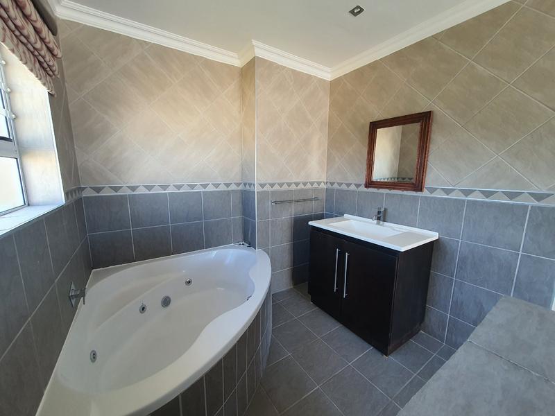 3 Bedroom Property for Sale in Dana Bay Western Cape